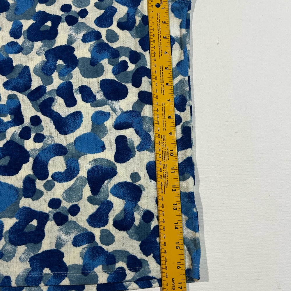Lularoe Medium Blue Patterned Ashley Women’s Top - Picture 5 of 6